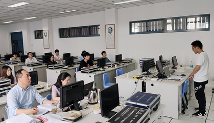 信息科學技術學院有序推進2020屆本科生畢業(yè)答辯工作——網(wǎng)絡技術服務的支撐與保障